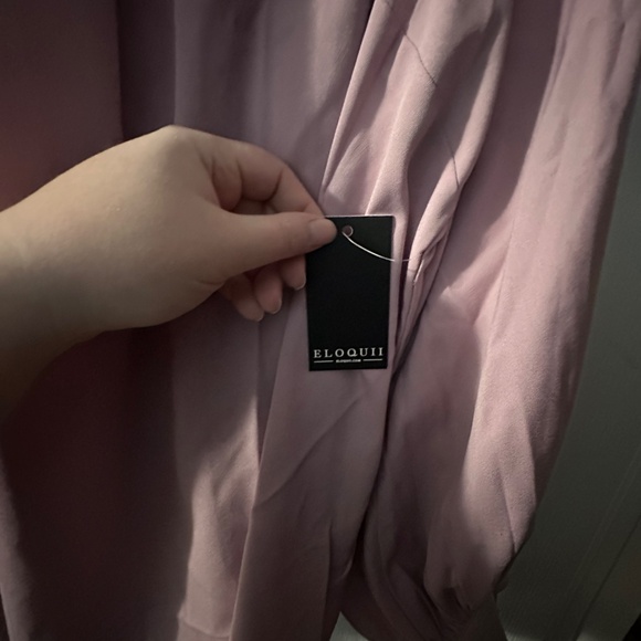 NWT Eloquii Dusty Pink Blouse – 3X – High Neck, Back Zip, Peekhole Detail - Picture 4 of 7